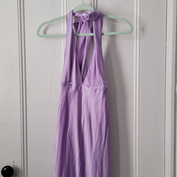 Hello molly Pleated satin Halter in Lilac - Picture 2 of 4